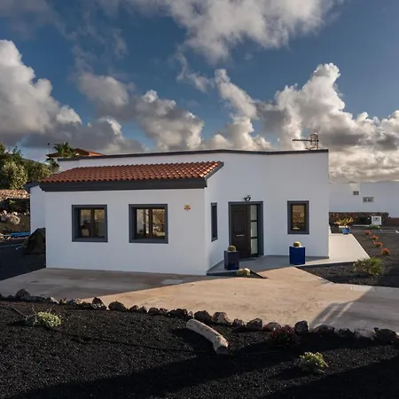 Casa Kira, Villa