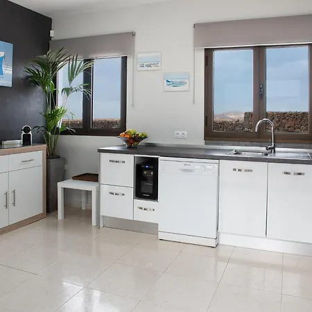 Casa Kira, Villa *